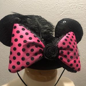 Minnie Mouse ears double bow with black feather